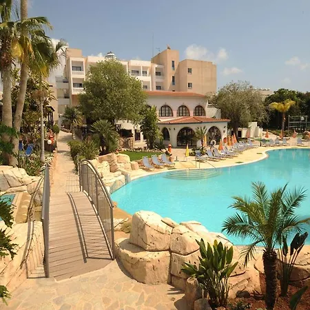 Mayfair Gardens Hotel Paphos