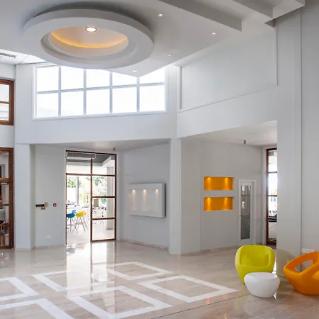 Hotel Mayfair Gardens Paphos