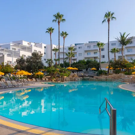 Mayfair Gardens 3* Пафос