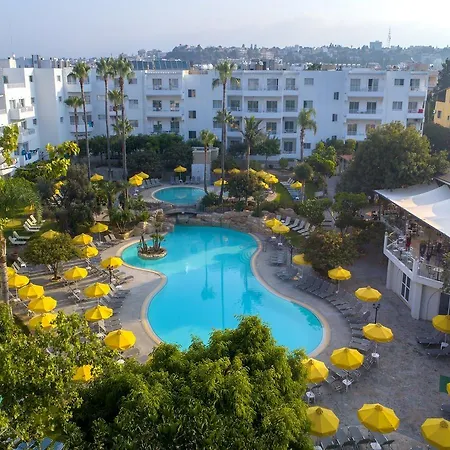 Готель Mayfair Gardens 3*