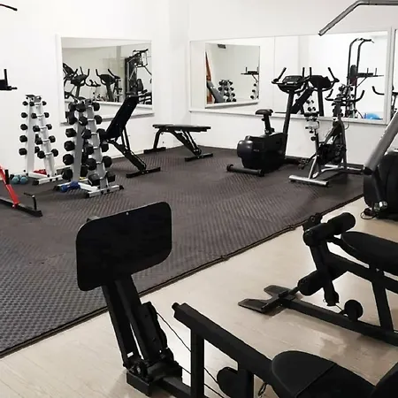 Mayfair Gardens Готель Пафос